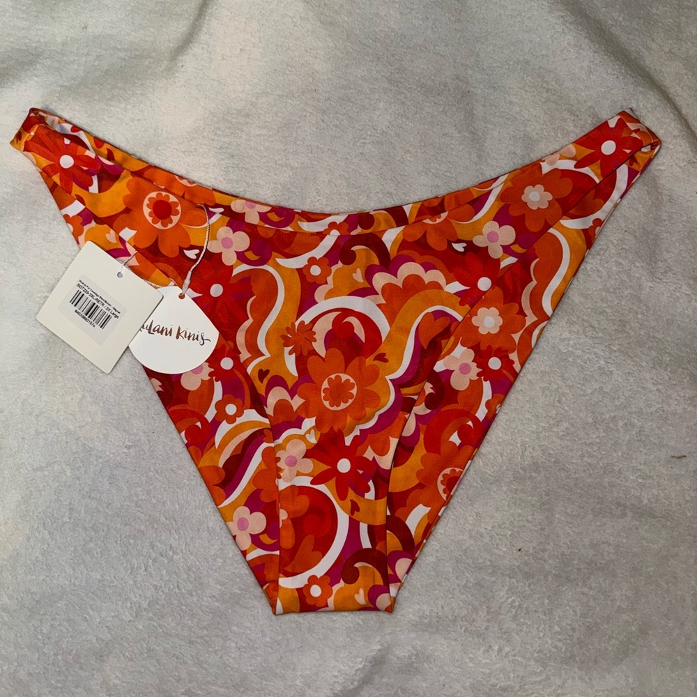 Kulani Kini minimal full coverage bikini bottom in Magnetic Marmalade